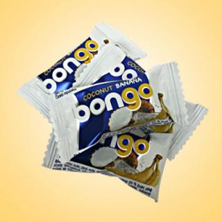 Bongo banán mini 28ks x 20g (Kokosová cukrovinka v mléčné polevě s banánovou příchutí, Bongo Coconut Banana.)