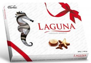 Carla Laguna 200g - DMT 10.11.2022 (Formované bonbony s lískooříškovou náplní (55%) v mléčné čokoládě (30%) a bílé čokoládě (15%).)