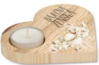 Dřevěný dekorační svícen – báječná ženská (Dřevěný dekorační svícen ve tvaru srdce s potiskem.)