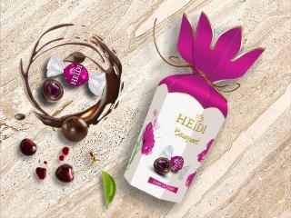 Heidi Bouquet - Dark Cherry 120g (Pralinky z hořké čokolády s kandovanou višní v elegantním balení)