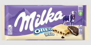 Milka Oreo White 100g (Kousky kakaových sušenek (12%) a mléčná náplň (40%) s vanilkovou příchutí v bílé čokoládě.)
