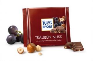 Ritter Sport čokoláda s kalifornskými rozinkami a lískovými ořechy 100g - DMT 23.12.2023 (Výtečná mléčná čokoláda s rozinkami a kousky drcených lískových oříšků)