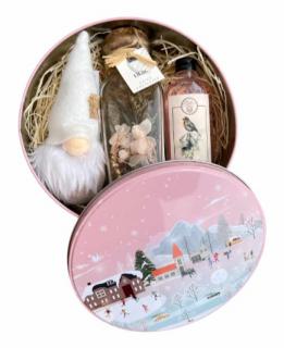 Vánoční plechový box – růžová vesnička (Krásný vánoční dárek pro chvíle pohody. Nadělte svým blízkým pohodu a klid s naším vánočním plechovým boxem. Vděčný dárek pro rodinu nebo přátele. Plechovou dozu pak může obdarovaný použít na vánoční cukroví.)