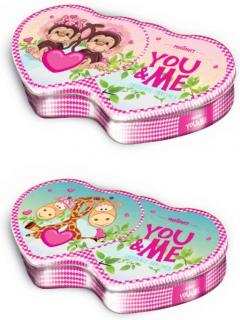 You and Me 208g - plechová doza - DMT 28.01.2023 (Směs čokoládových pralinek s krémovou mléčnou náplní s vůní vanilky a s karamelovou náplní s kousky křupavých arašídů.)