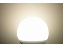 LED žárovka E27 10W teplá bílá, denní bílá | Max Lumen.cz Barva světla: denní bílá