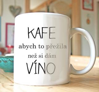 Hrnek kafe a víno