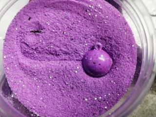 GUMOVÁ BARVA NA JIGOVÉ HLAVY PURPLE S GLITREM 200ML.