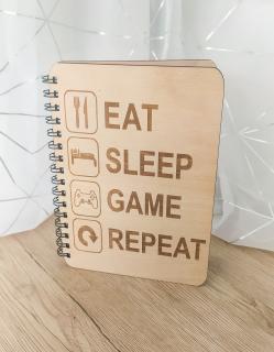 Dřevěný zápisník, diář game A5 (Diář, nebo zápisník pro hráče)