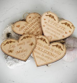 Závěsné dřevěné  srdce (Závěsné dřevěné  srdce)