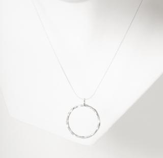 Dámský stříbrný náhrdelník Implicate kroužek Délka řetízku: 40-45cm