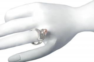 Dámský stříbrný prsten Delf s perlou Velikost prstenu: 42 (13,3mm), Barva perly: Tmavá
