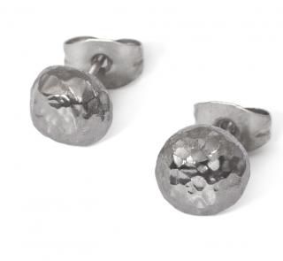 Stříbrné tmavé tepané náušnice Velikost prstenu: 41 (13,0mm)
