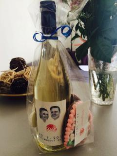 Svatební víno 0,75l - Chardonnay Barva etikety: Bordova, Barva uzávěru (kapsle): Lososová