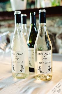 Svatební víno 0,75l - Hibernal Barva etikety: Bordova, Barva uzávěru (kapsle): Zelenozlatá