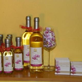 Svatební víno 0,75l - Muller Thurgau  /bílé víno/ Barva etikety: Růžová, Barva uzávěru (kapsle): Měděná metalíza
