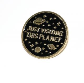 Brož BeCool - Pouze navštěvuji tuto planetu, Návštěvník na zemi, Just visting this planet 3307