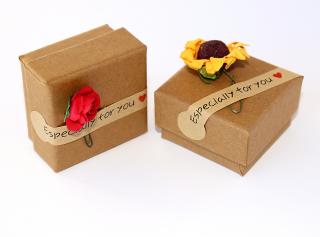 MR dárková krabička na šperky, přírodní papír - Růže, Slunečnice, 5x5 cm, Speciálně pro Tebe 2737