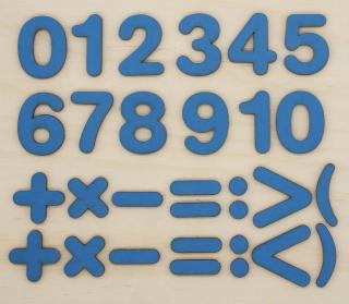 10 sad světle modrých čísel se znaménky