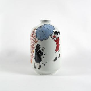 Smartphone Dynasty Vase big 8 l: Girls with an Umbrella