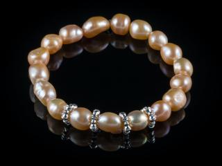 Náramek z říčních perel a stříbra Meruňková