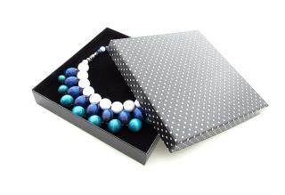 Dárková krabička černá s bílými puntíky