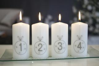 Adventní sada svíček s čísly - vánoční baňky - 4 ks