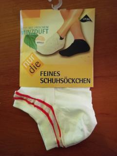Nur Die silonové ponožky kotníkové (Německo), bílé s červeným proužkem