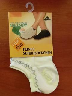 Nur Die silonové ponožky kotníkové (Německo), bílé s šedým proužkem
