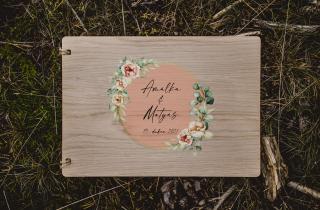 Svatební fotoalbum #botanical-roses  Dřevěné fotoalbum s květinovým vzorem s růžemi. Vyberte barvu desek: Přírodní - Dub 4 mm