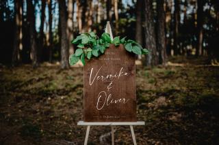 Svatební uvítací deska #welcome_2  Uvítejte Vaše hosty stylově na Vaší svatbě. Barva dřeva: Hnědá