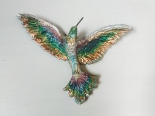 keramický kolibřík Barva: duhový