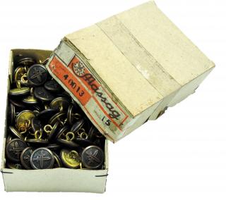 Krabice Knoflíky Massag - Malé mořené meče 15mm - 141ks