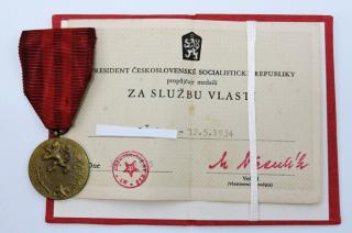 Medaile ČSSR s dekretem, Za službu vlasti