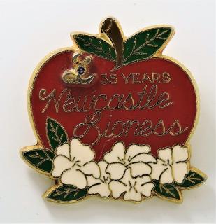 Odznak 35 years  Newcastle Lioness