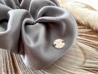 Gumička Silky Fox Grey Barva povrchové úpravy stříbra: Růžové zlato 18 karátů, Velikost gumičky: Menší