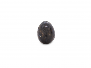 Antofylit kamenné vejce z polodrahokamu