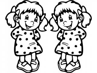 Samolepka dvojčata - dvě holky  jméno nebo text zdarma Barva: Bílá, Rozměry samolepky ( šířka x výška ): 12 x 10,1 cm