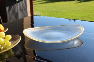 Skleněný oválný talíř OVAL ELLA čirý se zlatým okrajem Rozměr: 34x26cm
