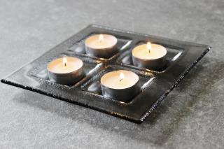 Skleněný šedý čtvercový svícen na 4 svíčky