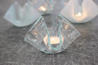 Skleněný svícen KVĚT - ornamentální sklo Grosfield