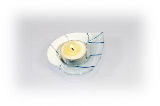 Skleněný svícínek LÍSTEK - bílý Rozměr: 8x9cm