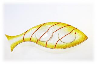 Skleněný svícínek rybička - FISH - ambrová Rozměr: 23x9cm