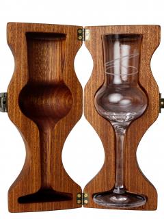 Luxusní dřevené pouzdro se skleničkou - Tvarovaný Mahagon