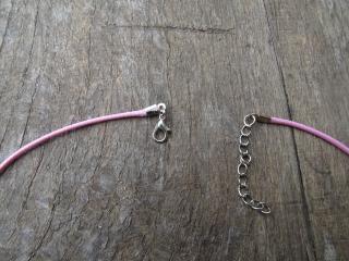 Voskovaný bavlněný náhrdelník s karabinkou - délka 41 cm  sv. růžový