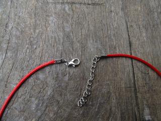 Voskovaný bavlněný náhrdelník s karabinkou - délka 42 cm červený