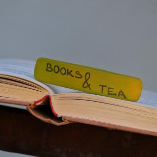 Záložka Palcovka - Books and tea Velikost: pánská (průměr 25 mm)