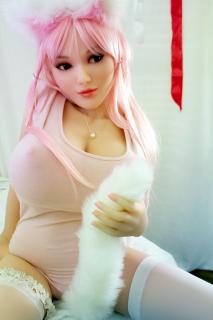 Reálná panna Asiatka Qi, 135 cm/ K-Cup - Doll4ever