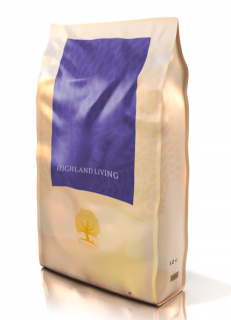 Essential Foods Highland Living 10 kg  + 70% masové pamlsky Essential Foods 100g