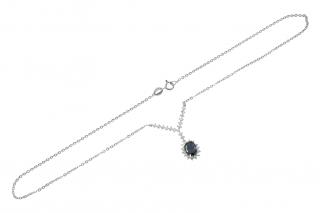 Stříbrný náhrdelník s granátovými kamínky 39 cm