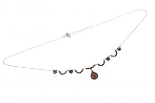 Stříbrný náhrdelník s granátovými kamínky 45,5 cm
